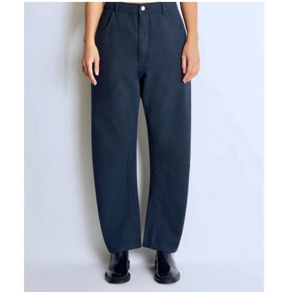 Roucha Domoto in Navy, BB